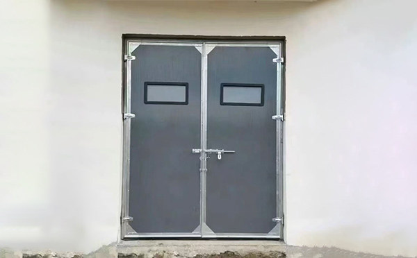 囊谦工业门在高温作业区域的运行表现